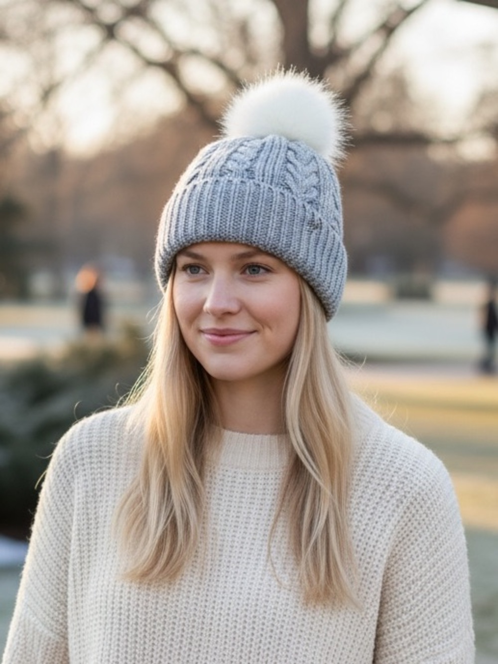 NWOT! J Crew Cable Pom Knit Beanie Extra Soft Yarn Grey with white pompom
